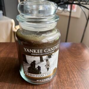 Yankee Candle large jar 22oz candle Christmas Tree